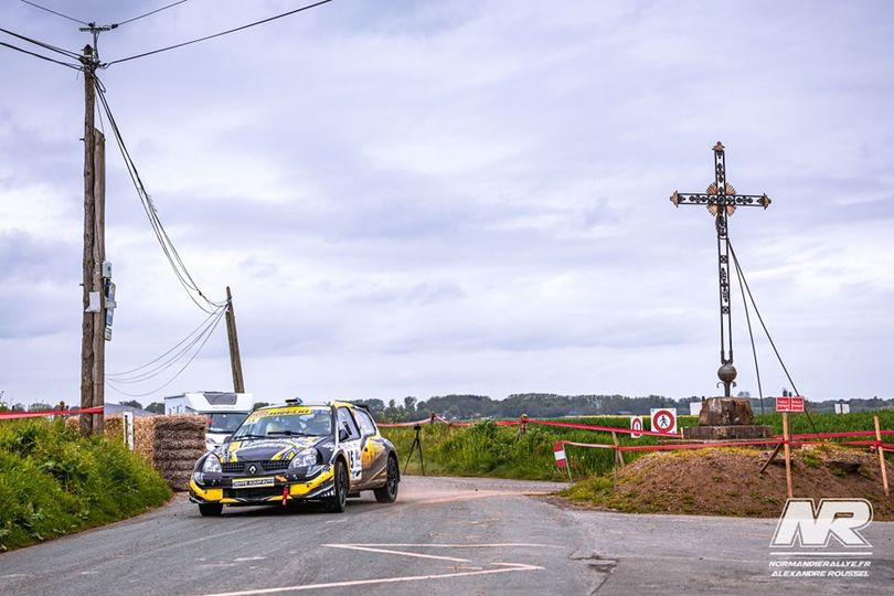 Peut être une image de route et texte