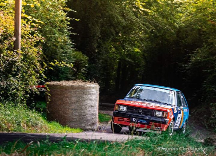 Peut être une image de voiture, plein air et texte qui dit ’213 TALBOT Thomas Christophe’